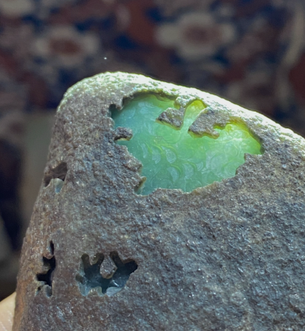 翡翠原石の提供